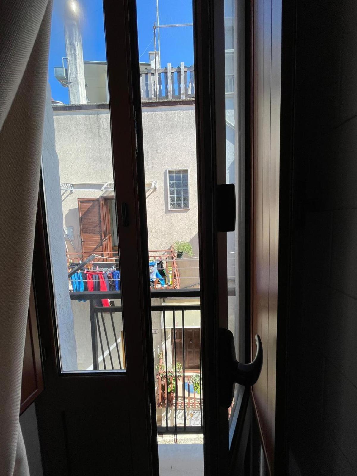 The White Rose Apartment เชจลีเมสซาปิกา ภายนอก รูปภาพ