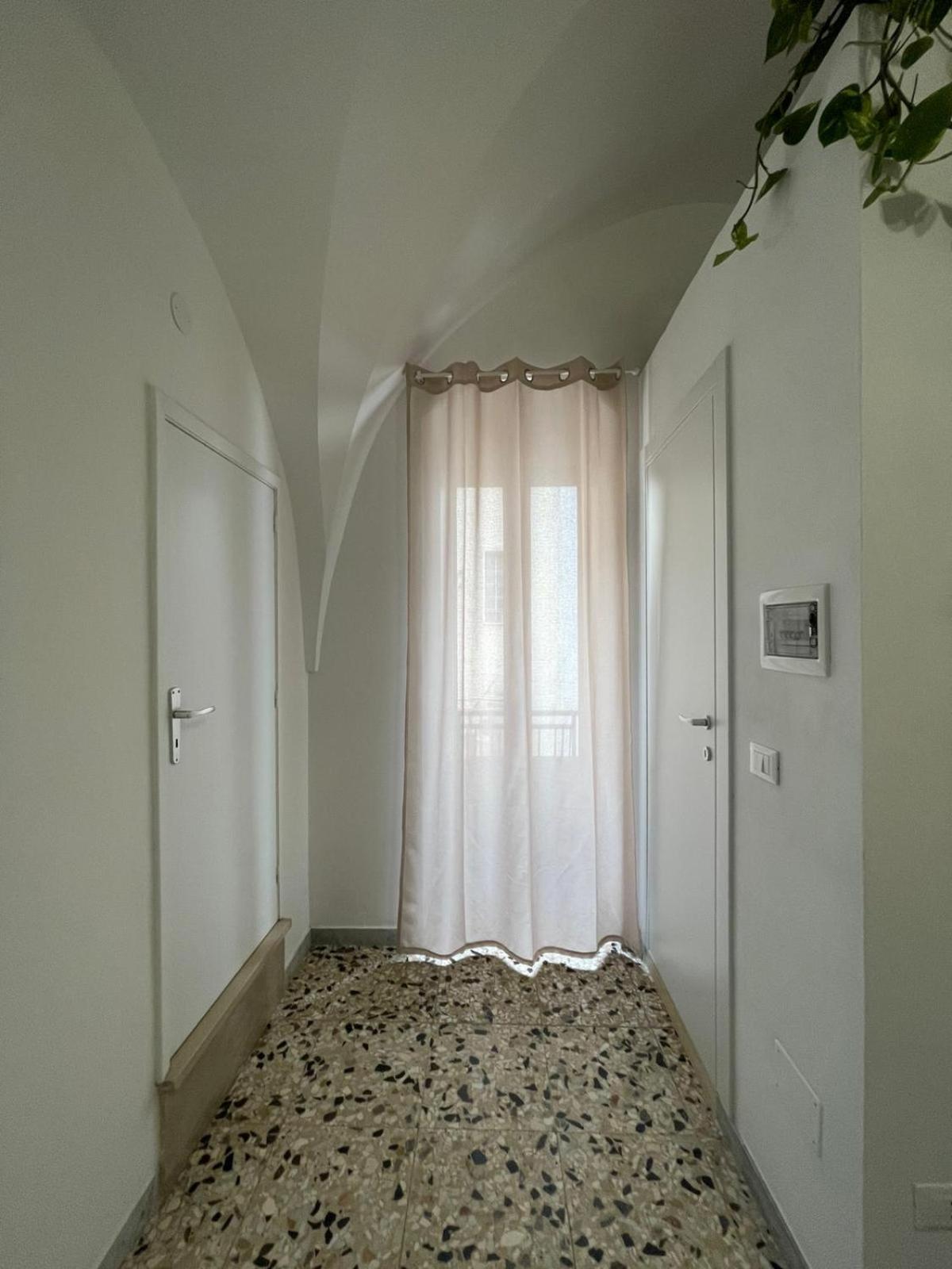 The White Rose Apartment เชจลีเมสซาปิกา ภายนอก รูปภาพ